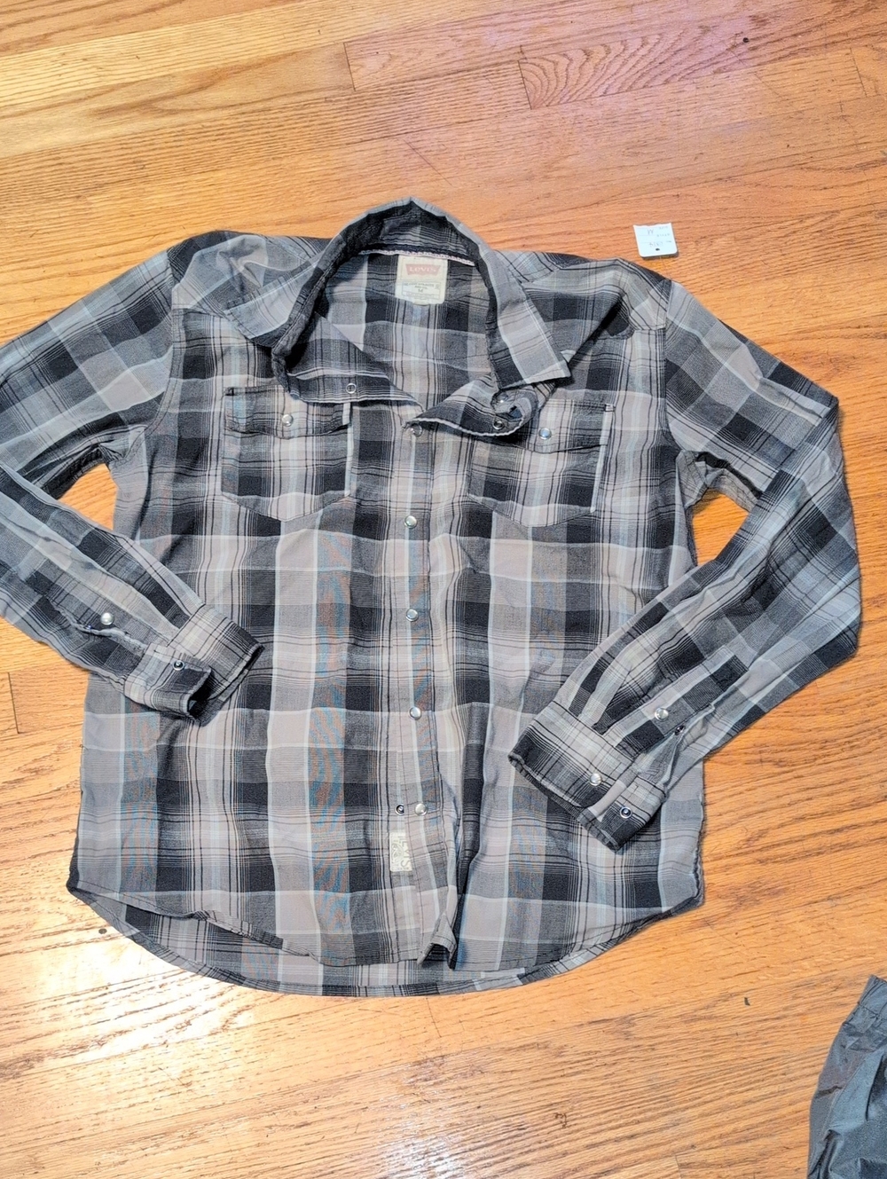 Levi's Men's Gray and Black Plaid Button-Down Shirt